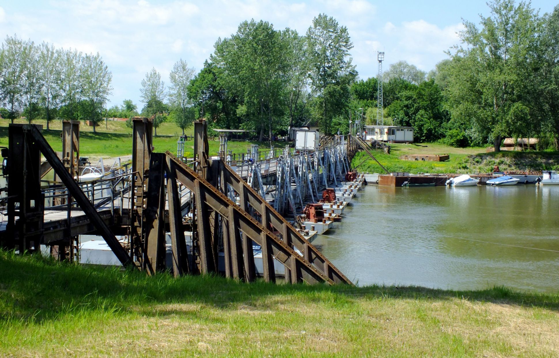 Die schiffbaren Flüsse und Kanäle in Ungarn: die Theiss / Tisza – Waterways
